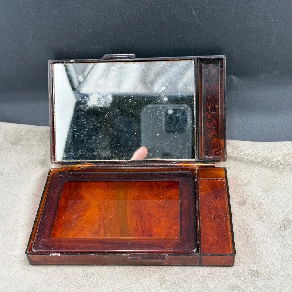 Vintage Plastic‎ Compact Rootbeer READ